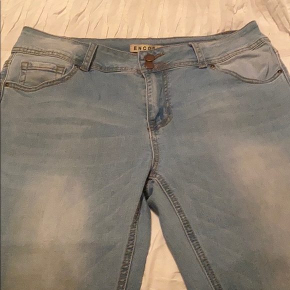 Blue jeans - Picture 3 of 3